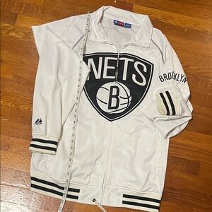 Majestic White NBA Jacket BROOKLYN NETS WARMER JACKET SIZE XLT